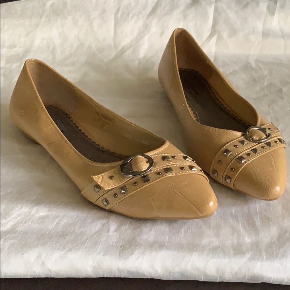 Shoes - Picture 4 of 4